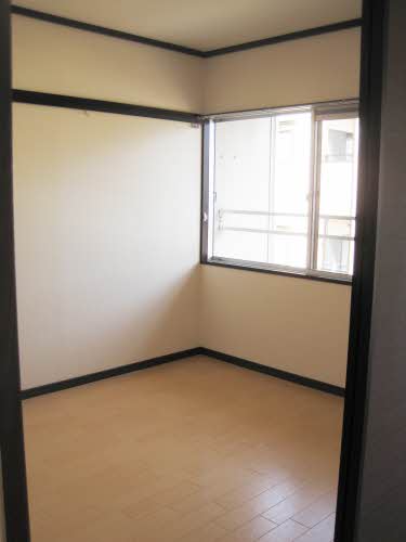 ホワイトハイム 0202号-3