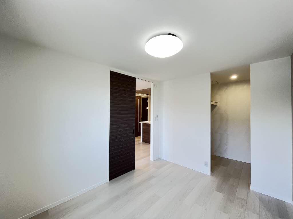 メゾンルミエール A202号-2