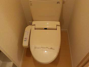 フローラ新田塚 A102号-6