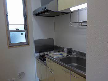 フローラ新田塚 A102号-8