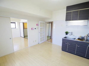 シャトル山田 0401号-3