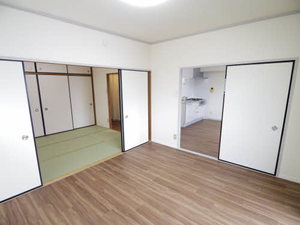 シャトル山田 0501号-4