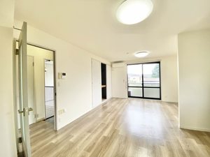 フォーレスタナベ 0202号-3