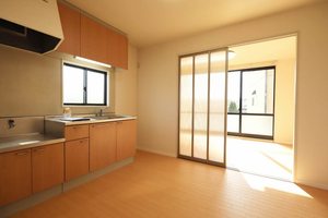 オーシャンビュー若松 B102号-3