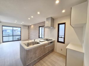 ファミーユ殿池 A202号-4