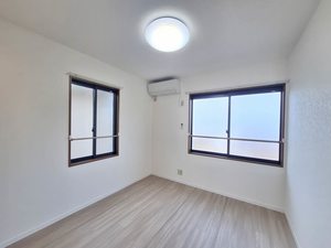 ファミーユ殿池 A202号-8