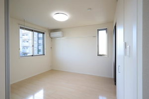 フルール中郷 A202号-3