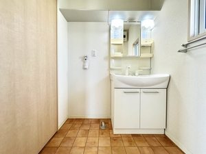 ユートピア東山 E201号-13