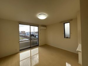 ラフィーネ C103号-2