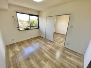 グランシャリオ B201号-8