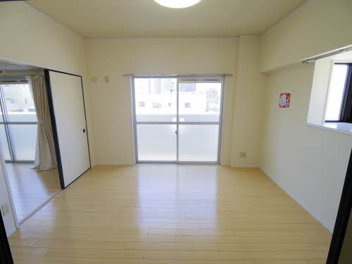 シャトル山田 0401号-5