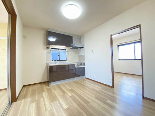 ルミエールコーポ E202号-5