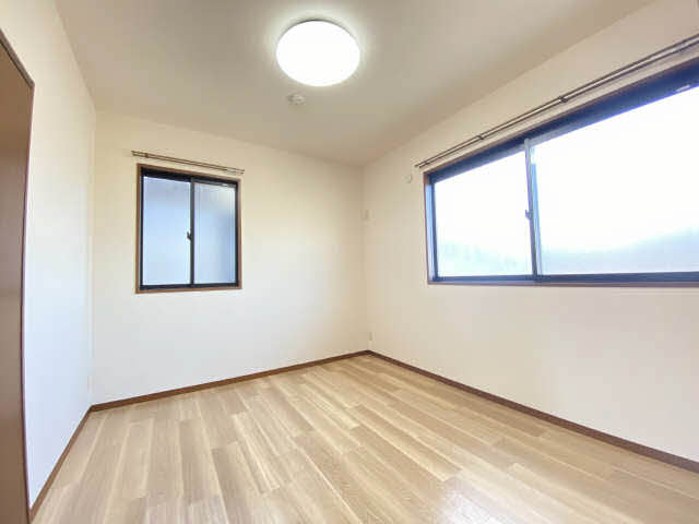 ルミエールコーポ E202号-6