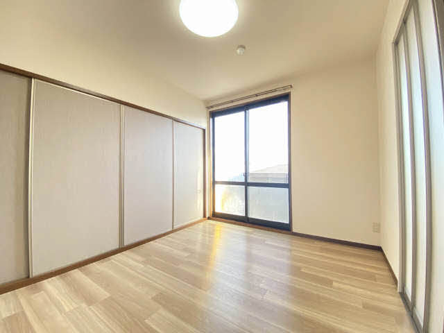 ルミエールコーポ E202号-8