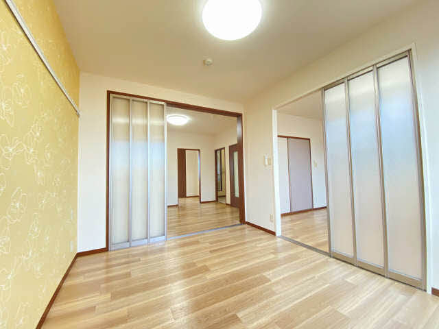 ルミエールコーポ E202号-9