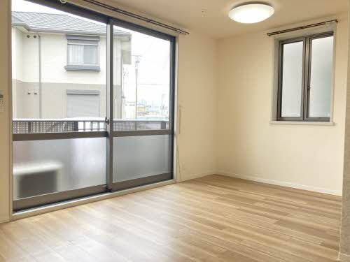 タウンコート日乃出 C102号-2