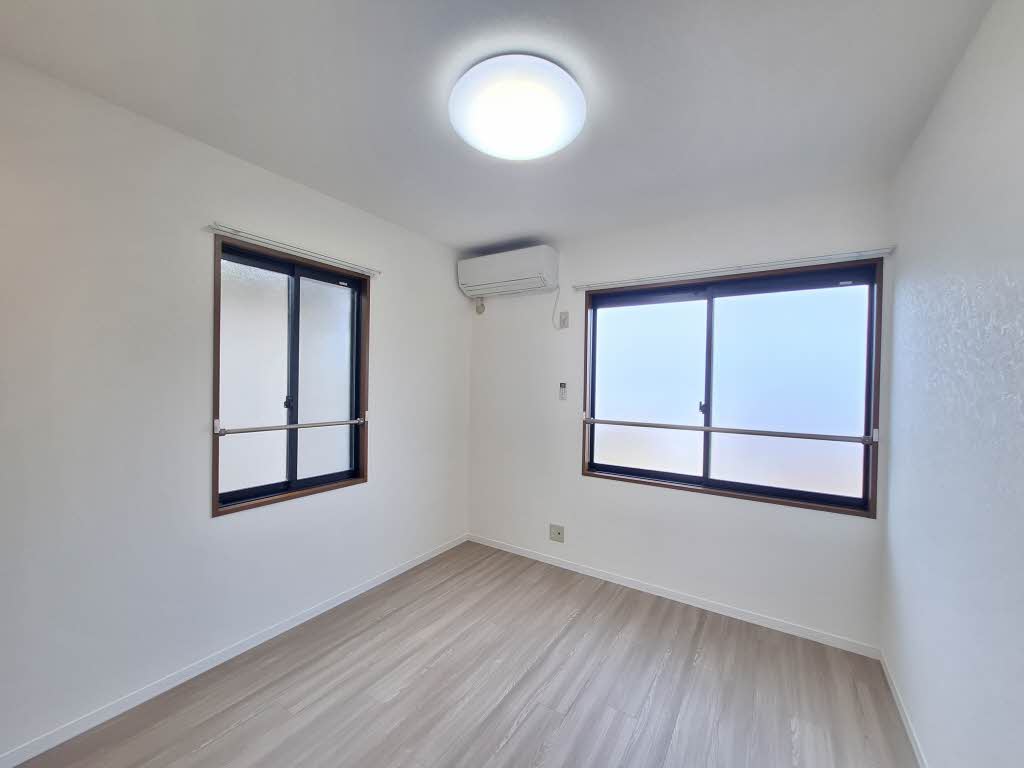 ファミーユ殿池 A202号-8