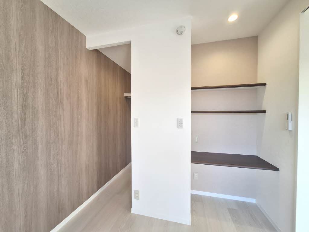 ファミーユ殿池 B201号-7