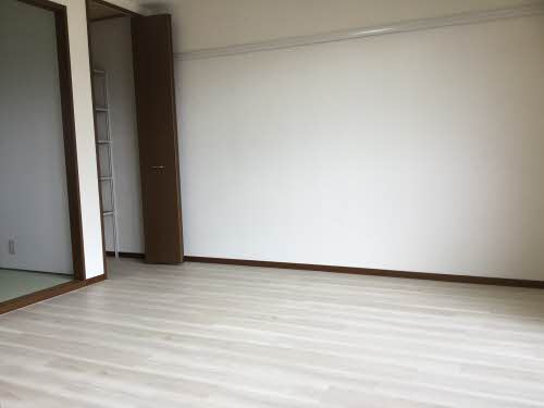 メゾン　プレミール C202号-3