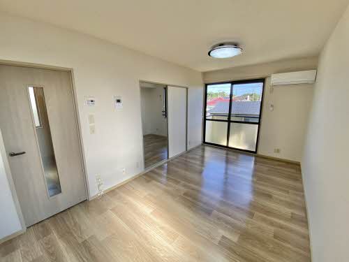 グランシャリオ B201号-3