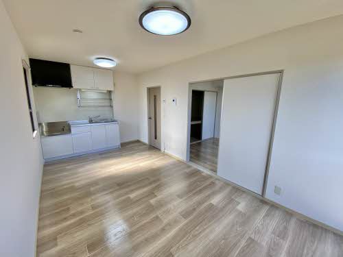 グランシャリオ B201号-4