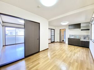 タウニイエード B102号-3