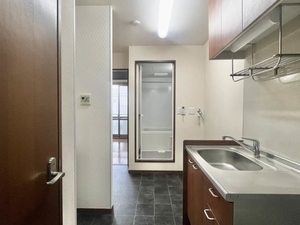 アゼリア大岡 B101号-6