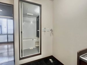 アゼリア大岡 B101号-8