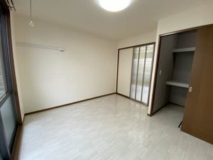 アゼリア大岡 B102号-4