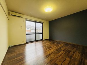 メゾン・ド・ルミエール A101号-2