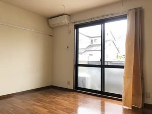 メゾン・ド・ルミエール A103号-2