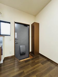 メゾン・ド・ルミエール B102号-11