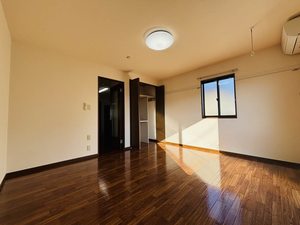 メゾン・ド・ルミエール B201号-5