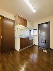 メゾン・ド・ルミエール B201号-6