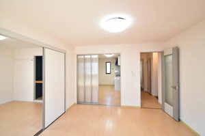 グローリア B102号-2