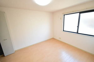 グローリア B102号-5