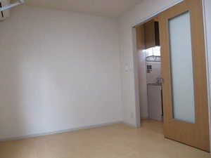 カーサ前田 0102号-3