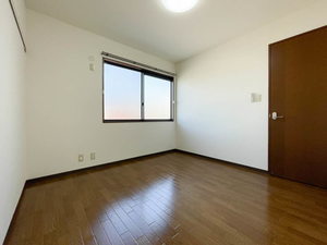 セレーノ鳥羽見 B102号-4