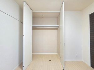 メゾン・ド・リッツ壱番館 A102号-9