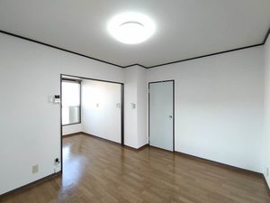 シャイニーグレンジ岡 A201号-2