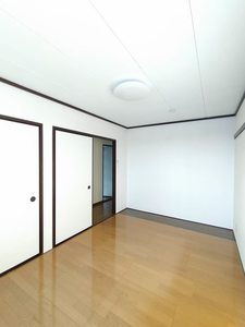 シャイニーグレンジ岡 A201号-12