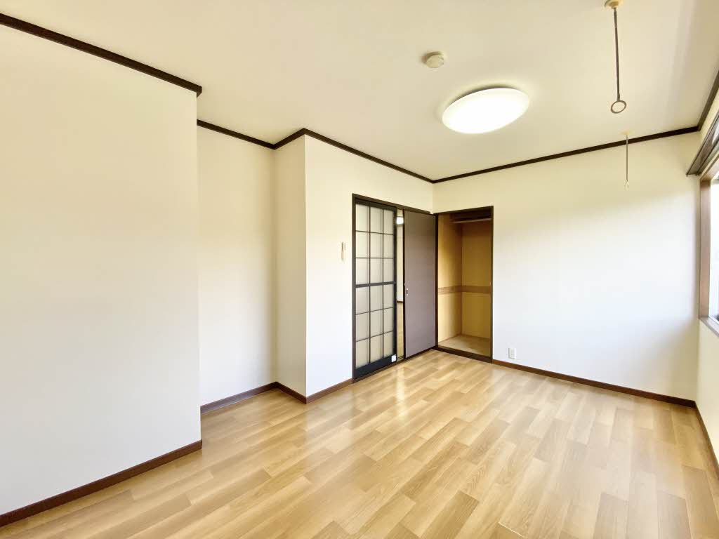 タウニイエード B102号-9