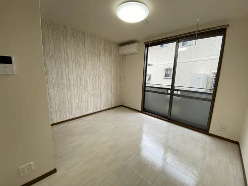 アゼリア大岡 B102号-2