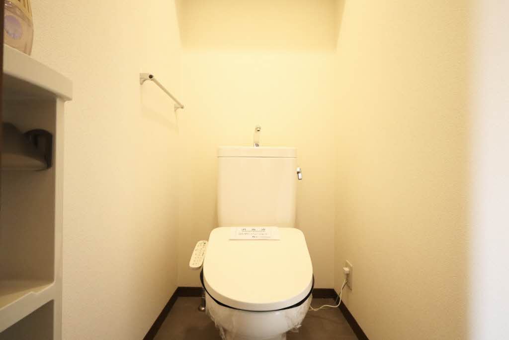 ロイヤルステージ阿倉川 E202号-6