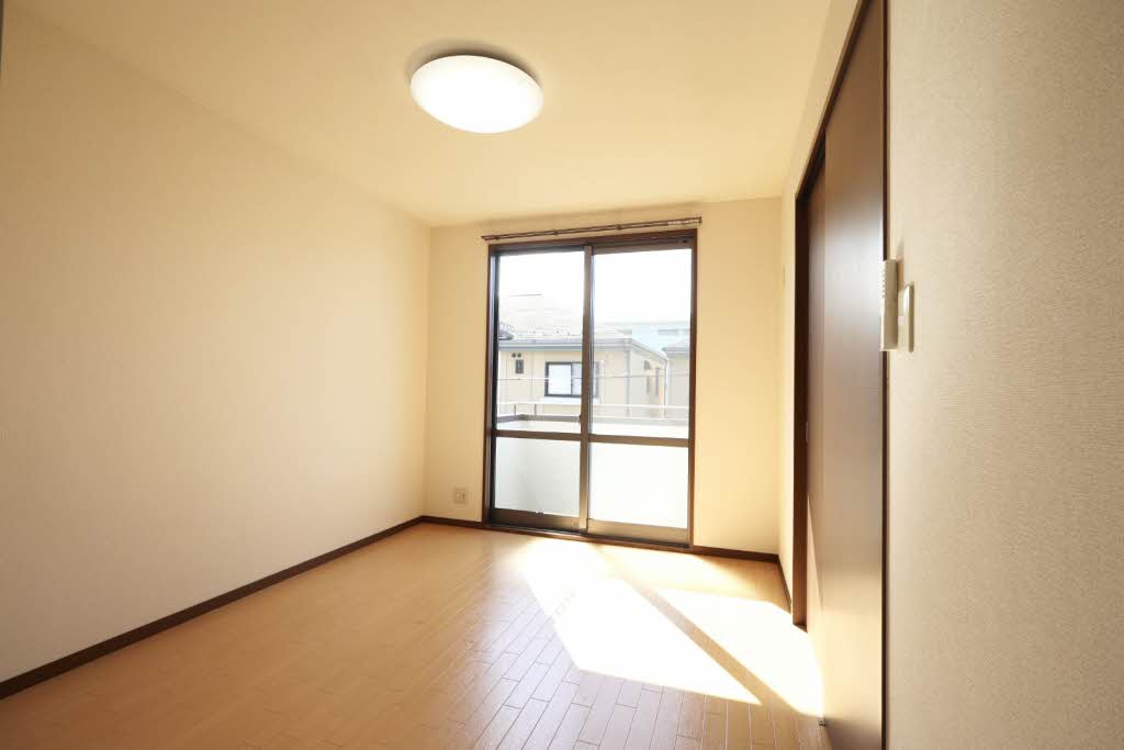 ロイヤルステージ阿倉川 E202号-7