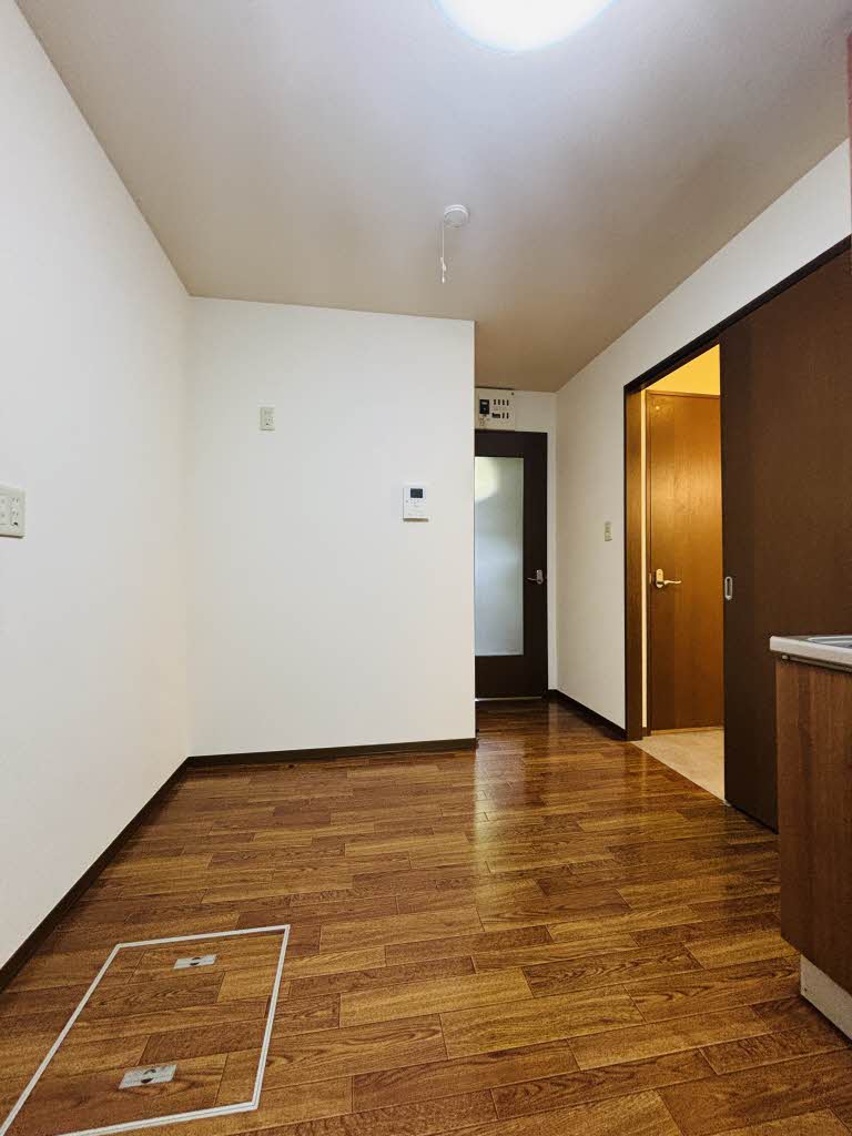 メゾン・ド・ルミエール A101号-8