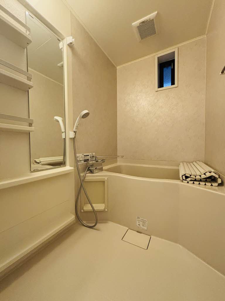 メゾン・ド・ルミエール A101号-11