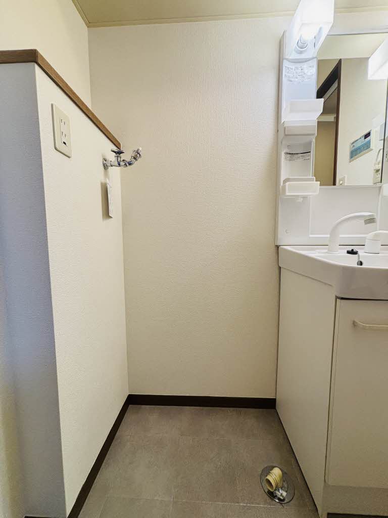 メゾン・ド・ルミエール A101号-12