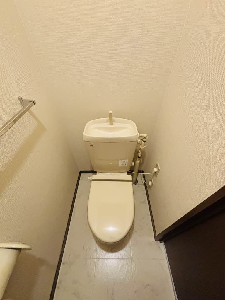 メゾン・ド・ルミエール A101号-13