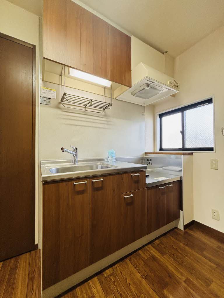 メゾン・ド・ルミエール A202号-7